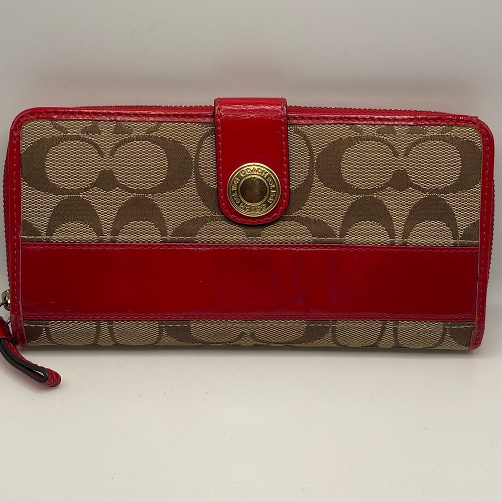 Signature coach wallet